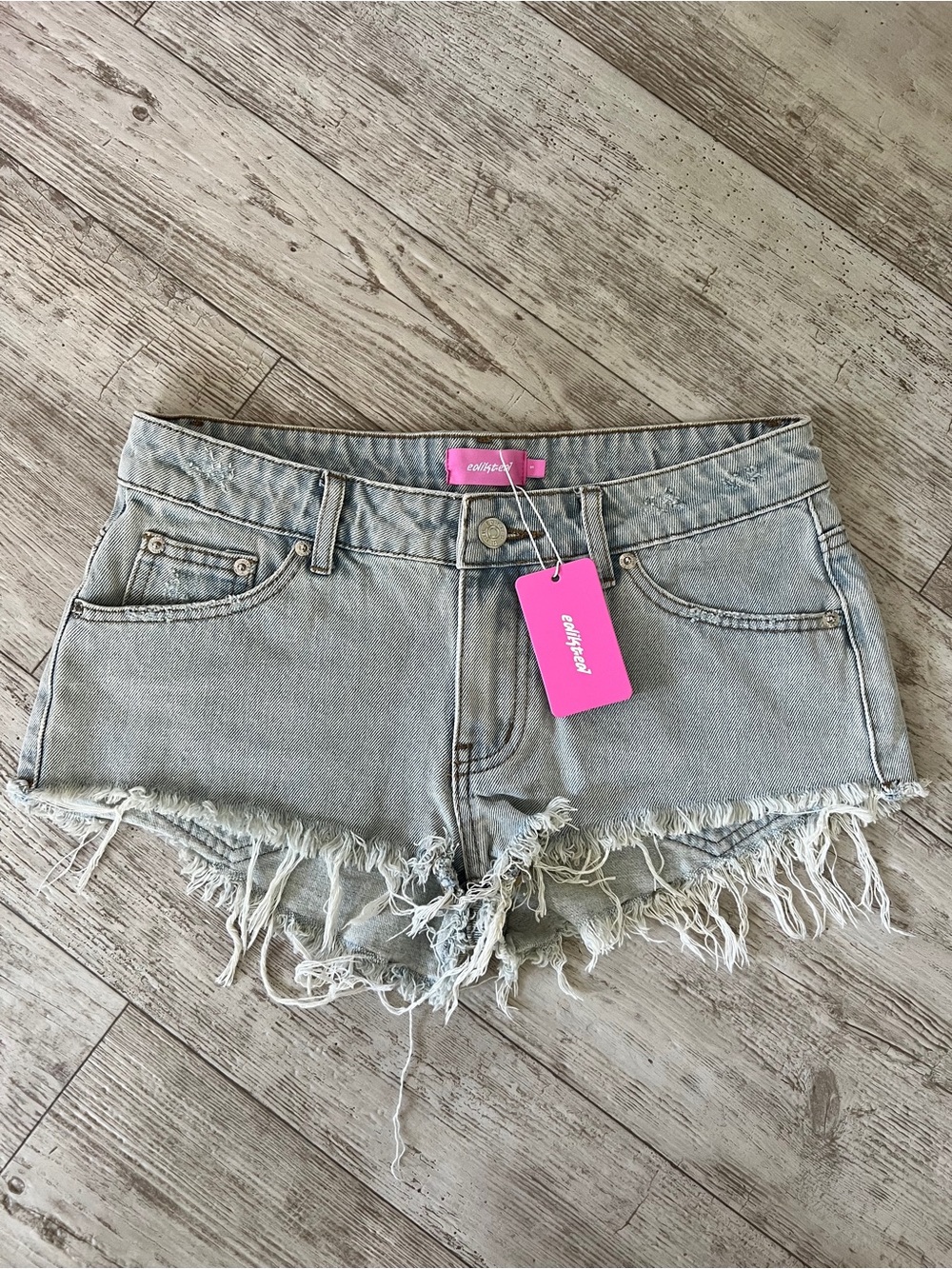 Edikted Blue Washed Low Rise Micro Denim Shorts Frayed
S14857 Womens Size S NEW